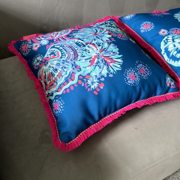 EUC Lilly Pulitzer gypsea girl pillows set of 2 - Picture 4 of 9